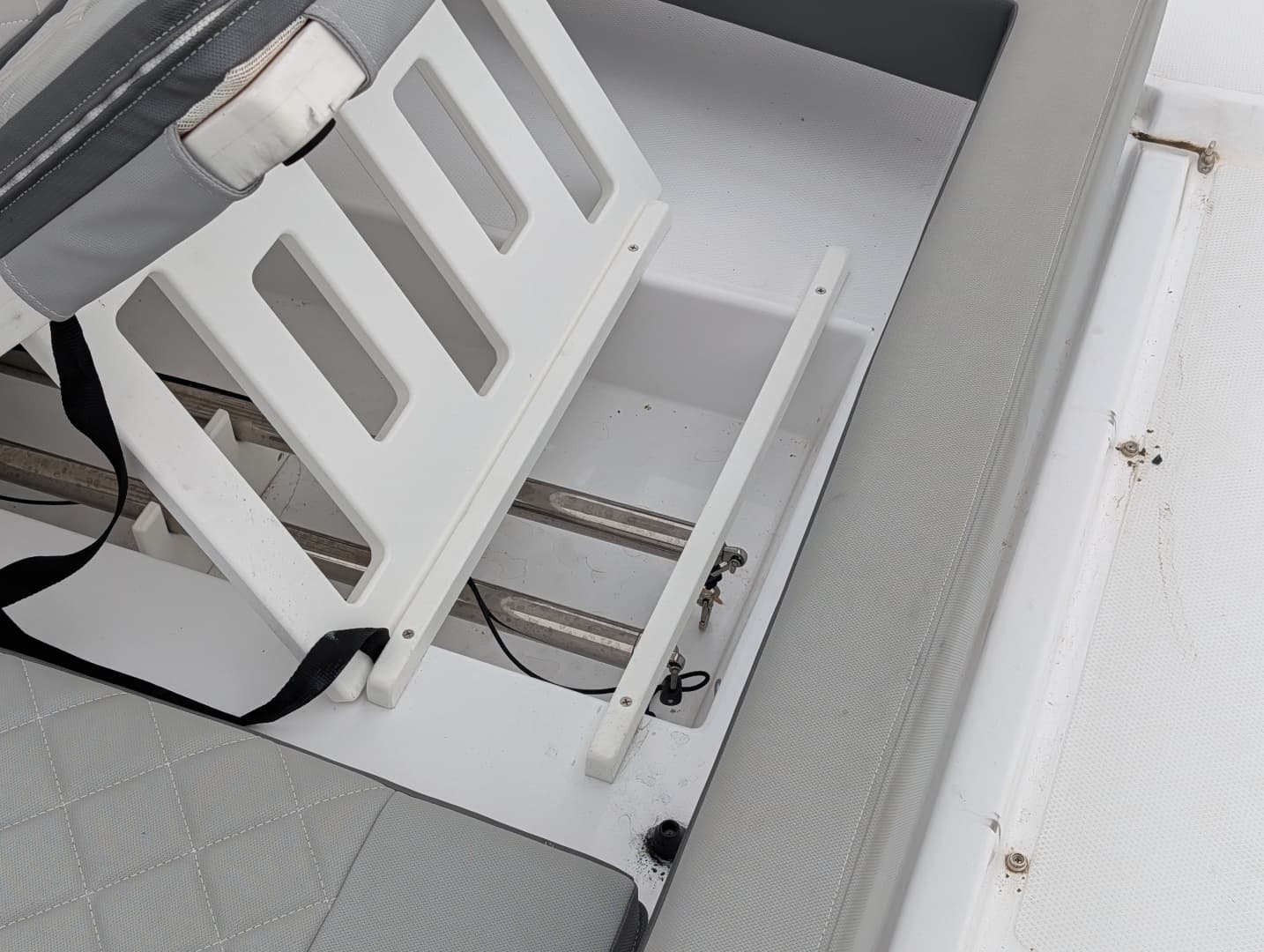 2022 Cruisers Yachts 54 Cantius