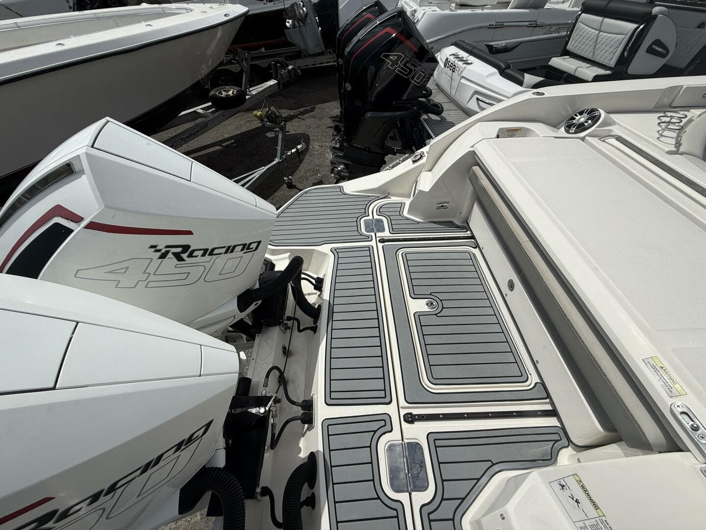 2020 Sea Ray 350 SLX Outboard