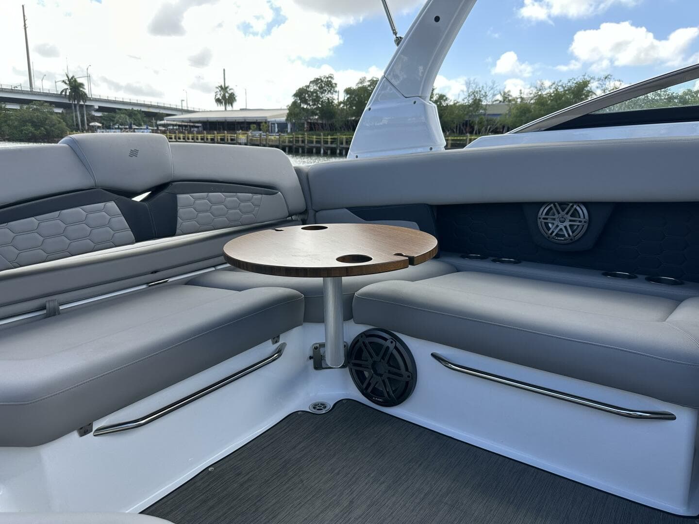 2022 Four Winns HD8 OB