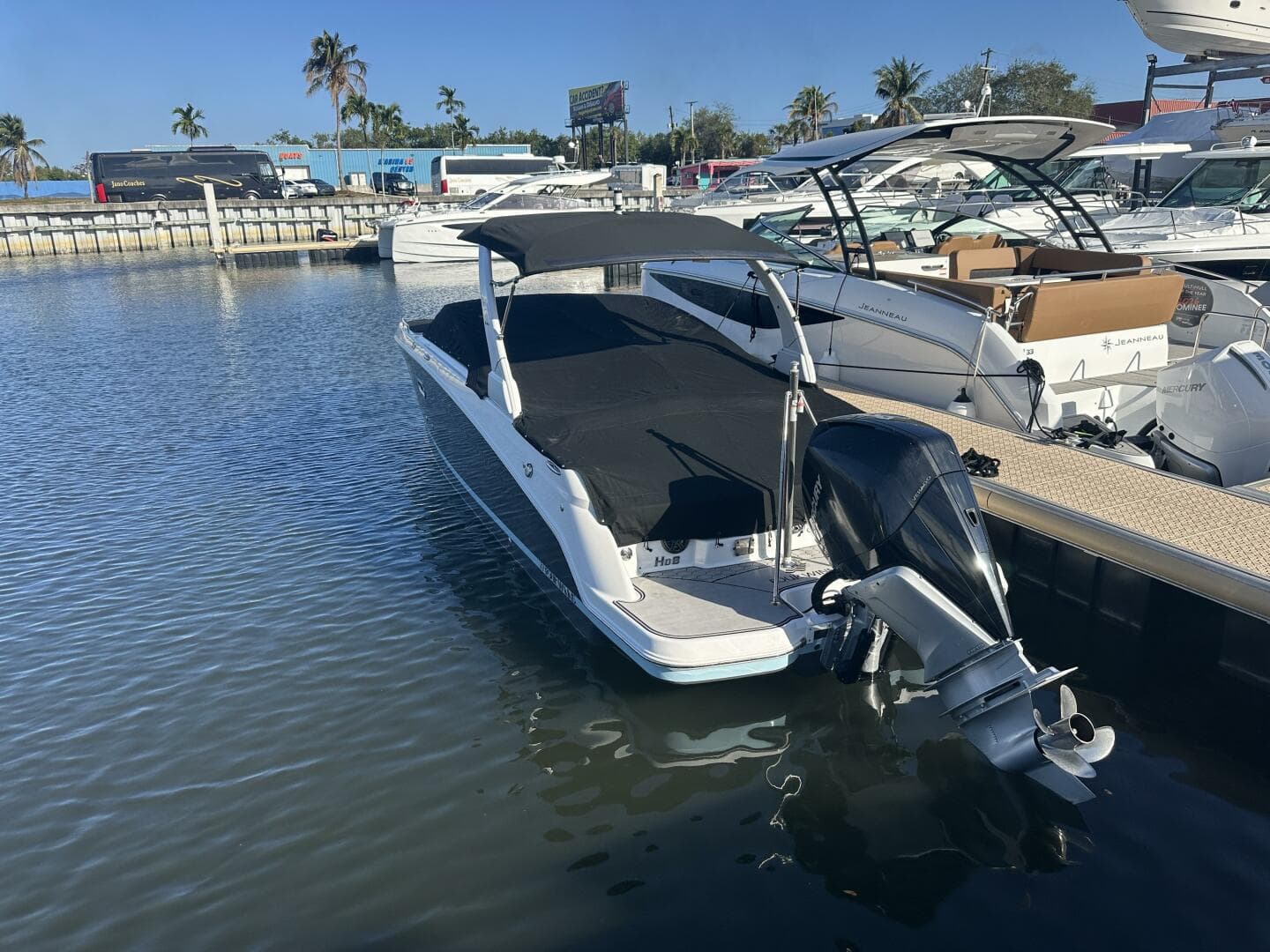 2022 Four Winns HD8 OB