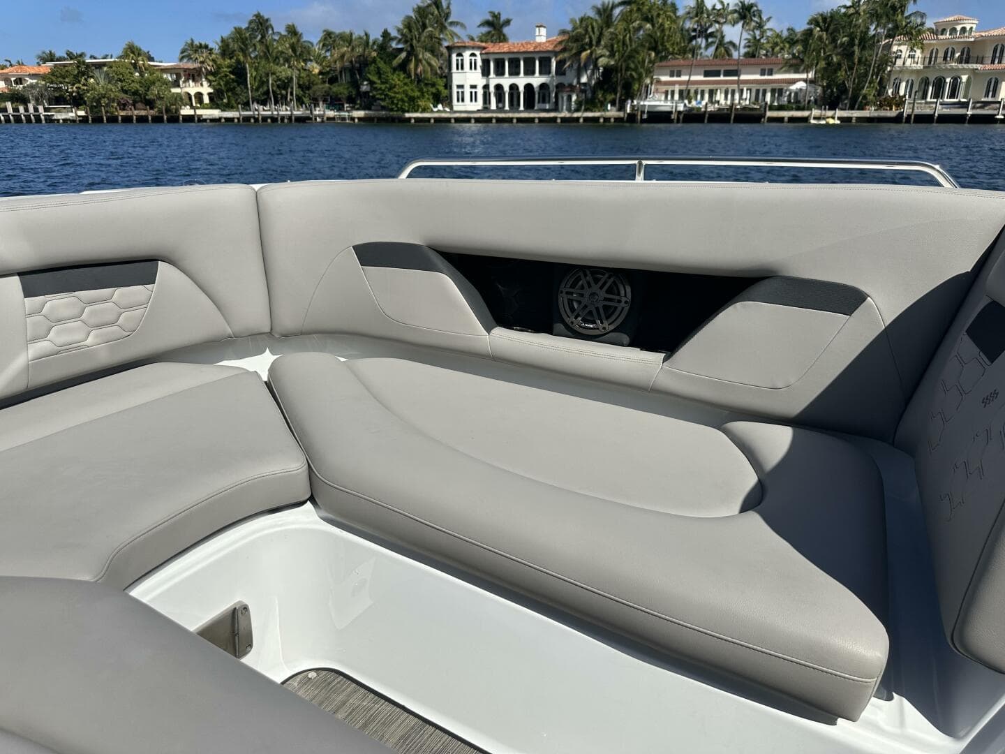 2022 Four Winns HD8 OB