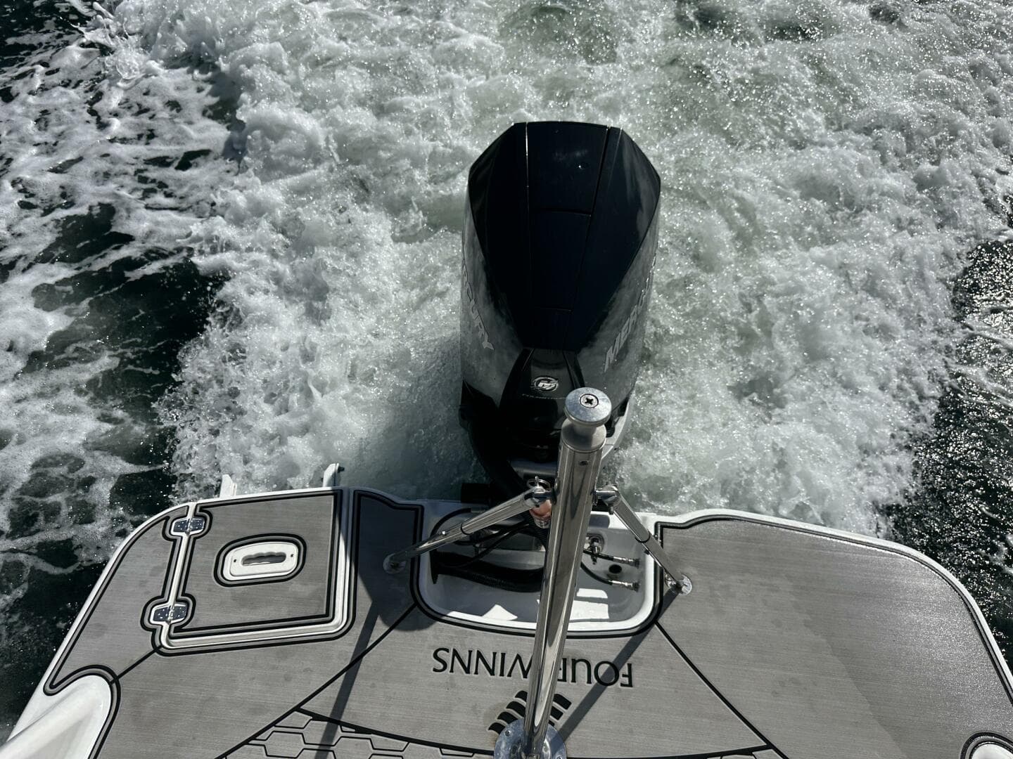 2022 Four Winns HD8 OB