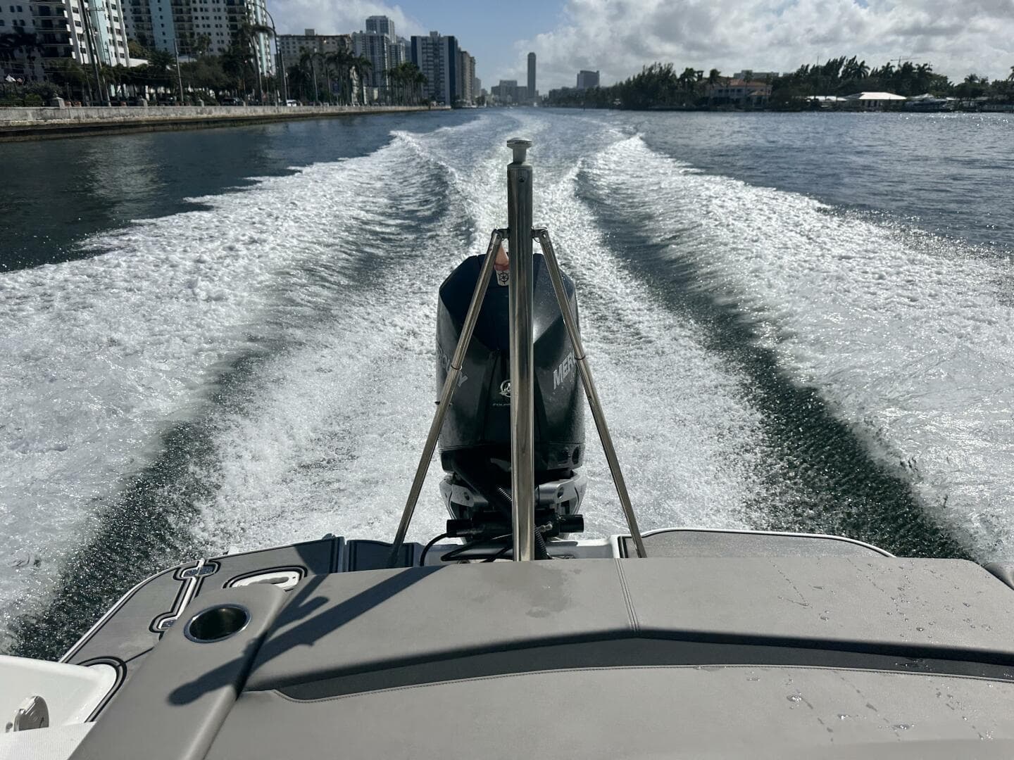 2022 Four Winns HD8 OB