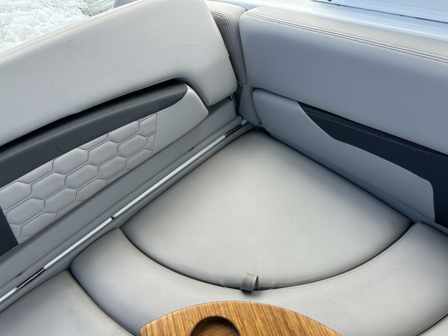 2022 Four Winns HD8 OB