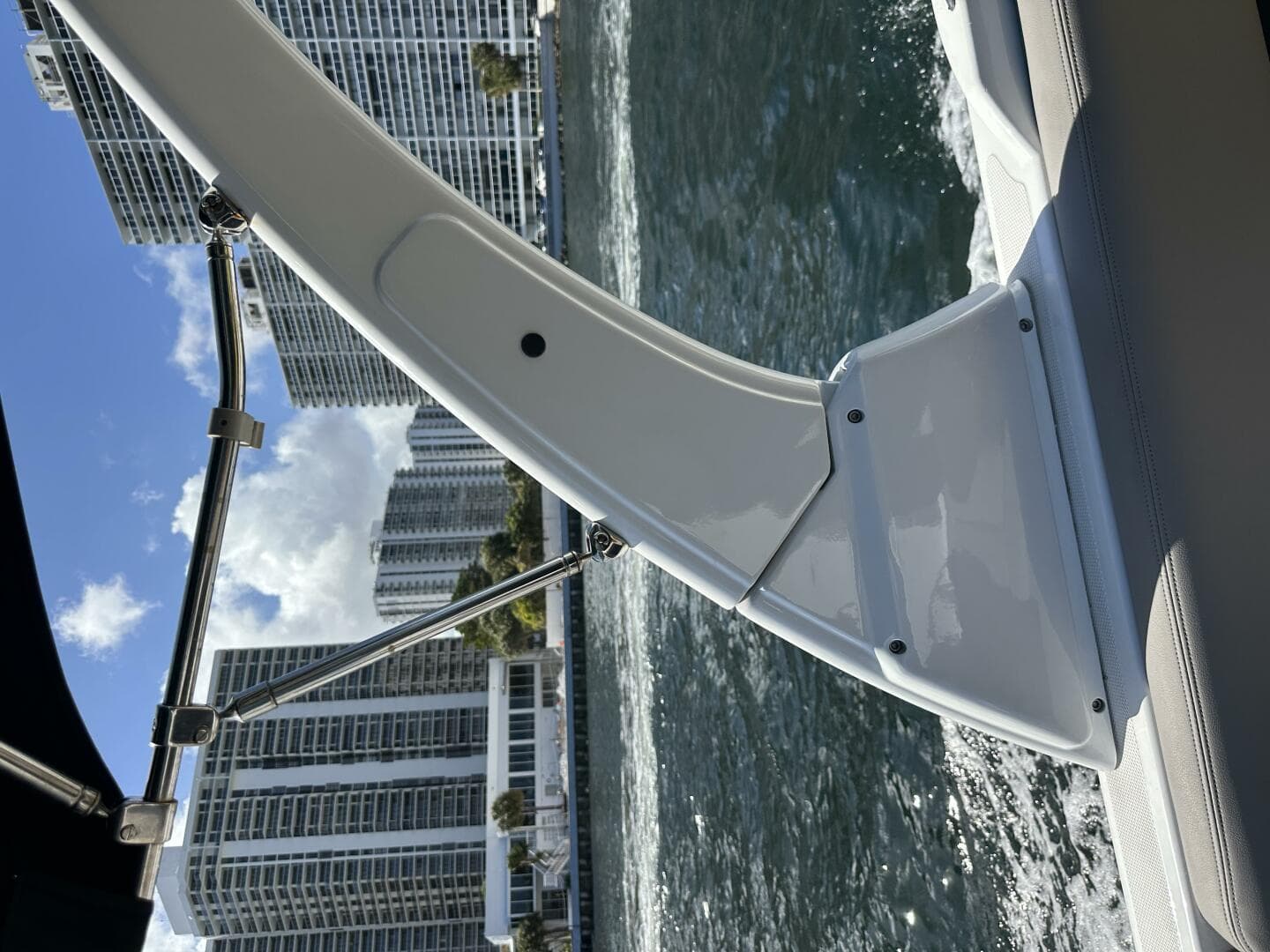 2022 Four Winns HD8 OB