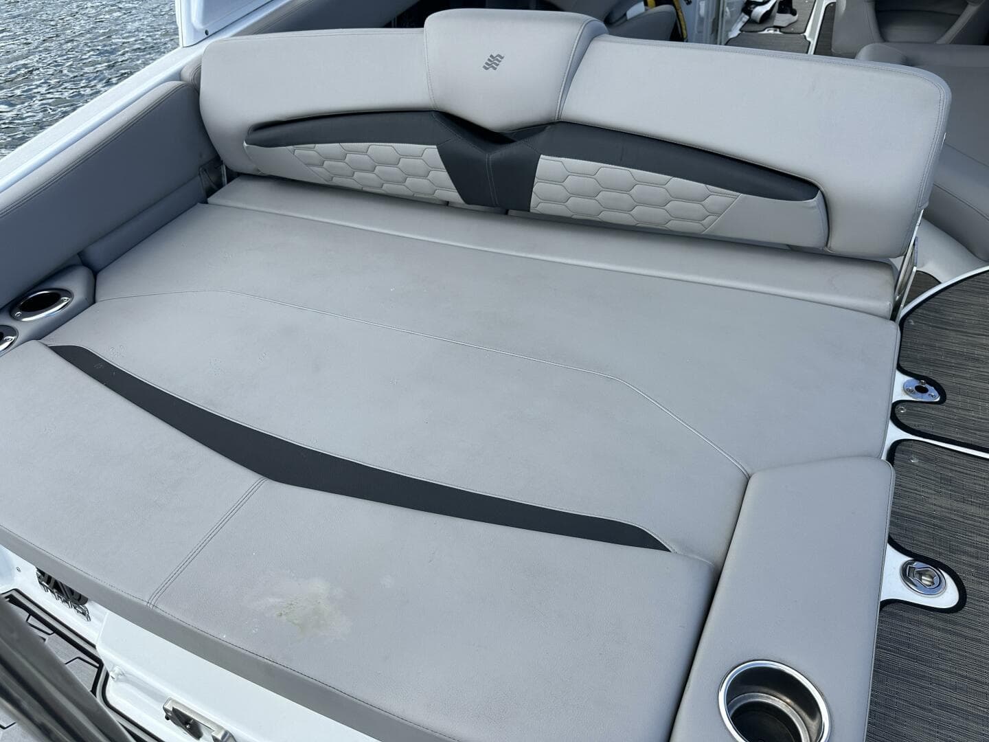 2022 Four Winns HD8 OB