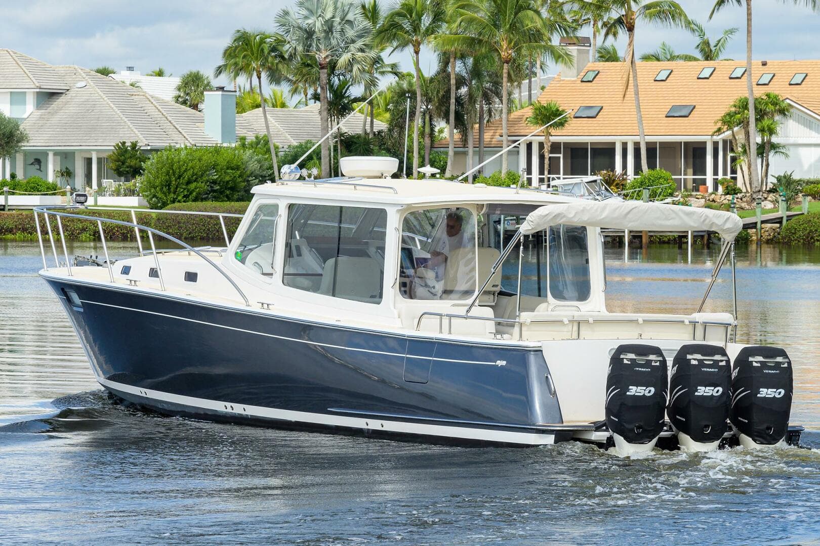 MJM 43 Scout - Exterior Profile