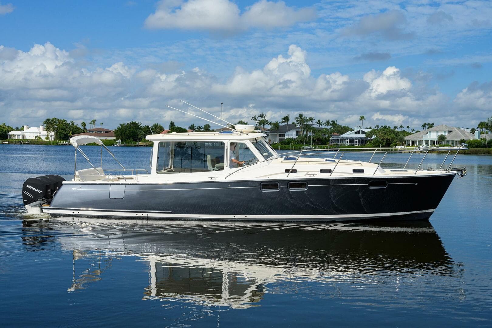 MJM 43 Scout - Exterior Profile