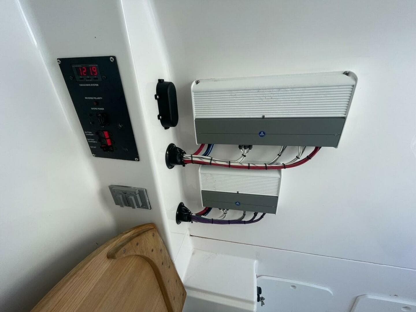 Everglades 335 Center Console -