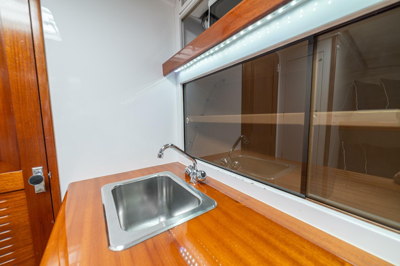 1991 Gamefisherman 40 Convertible "Sabe Nada"