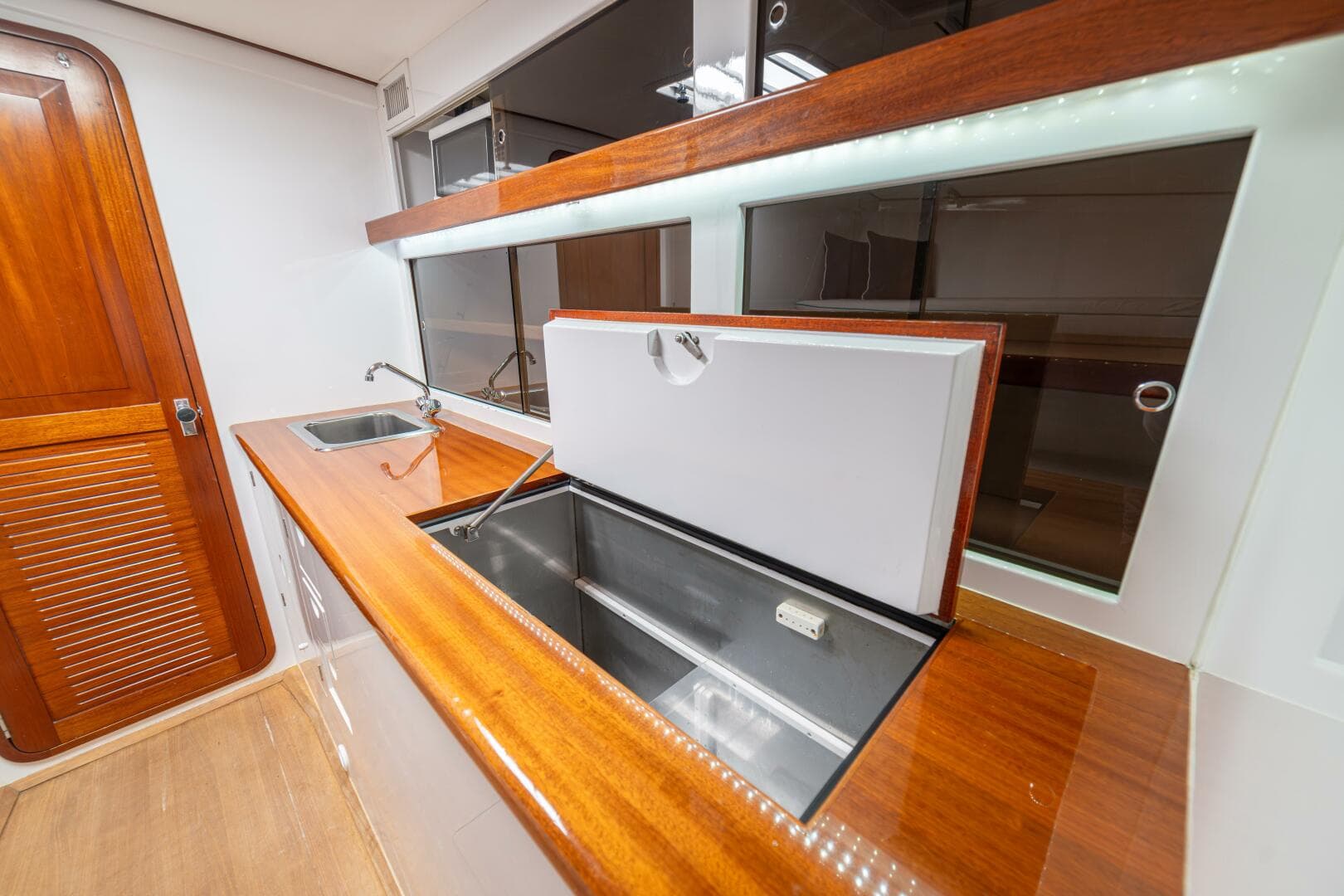 1991 Gamefisherman 40 Convertible "Sabe Nada"