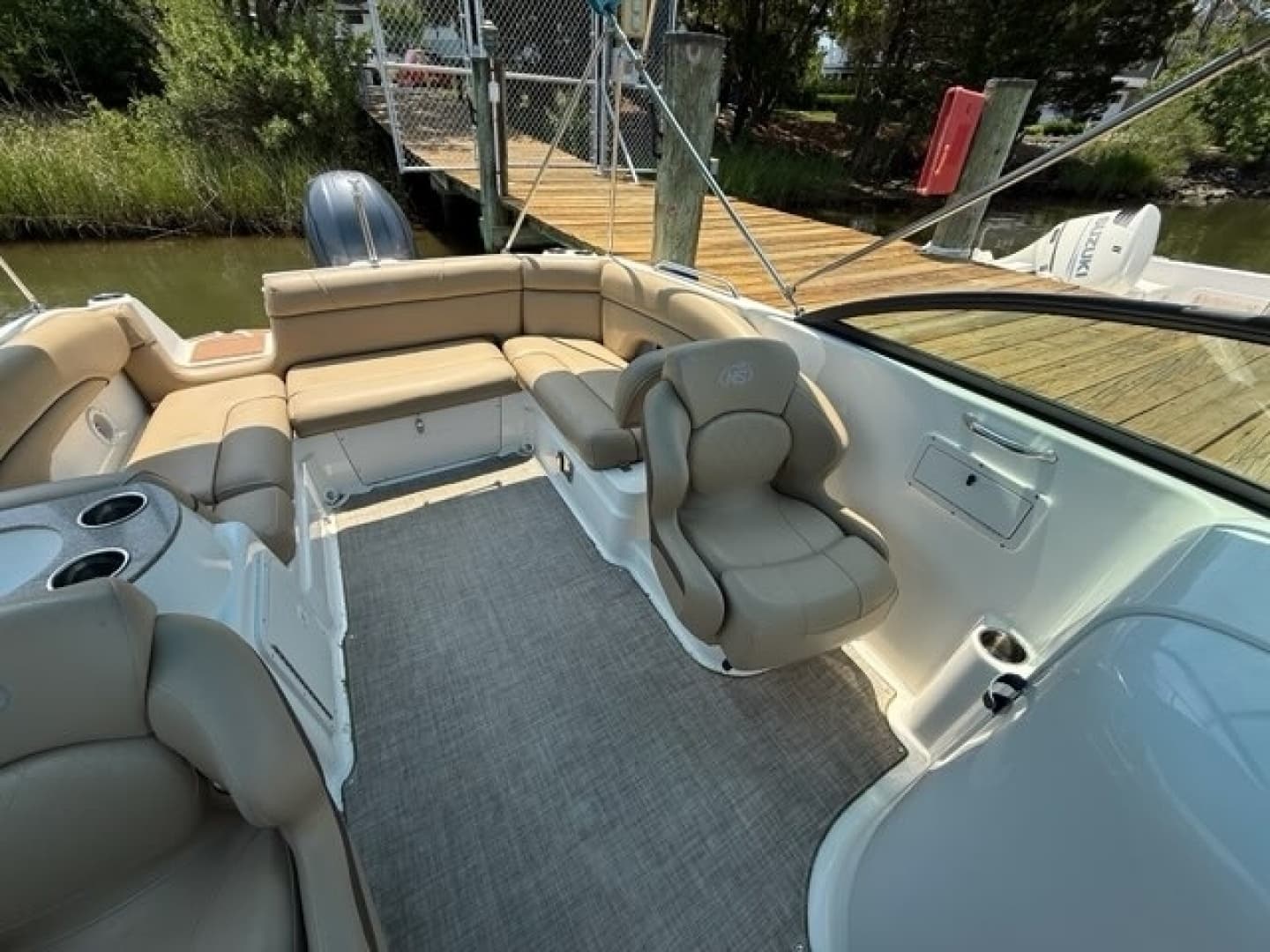2019 NauticStar 243 DC