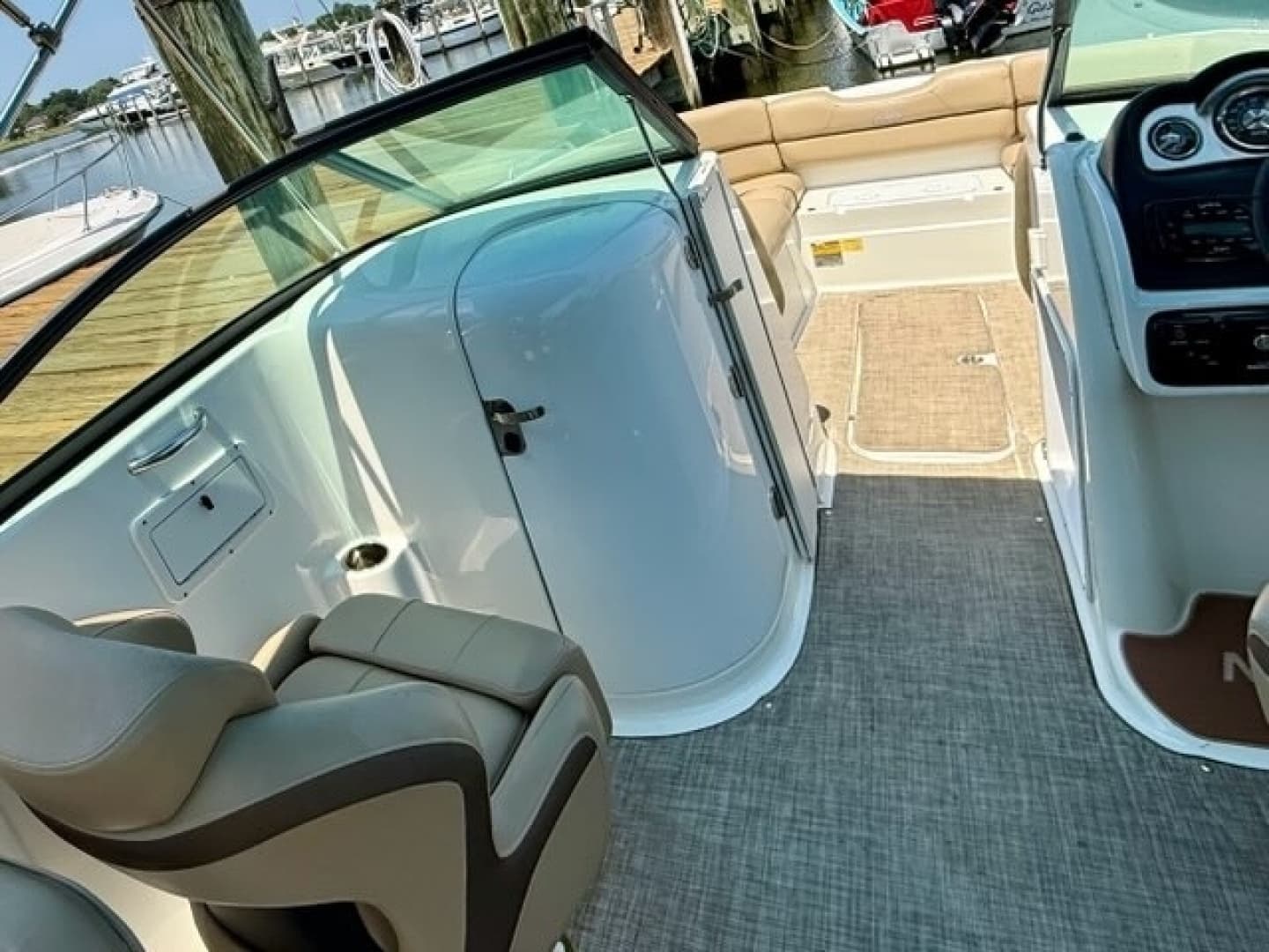 2019 NauticStar 243 DC