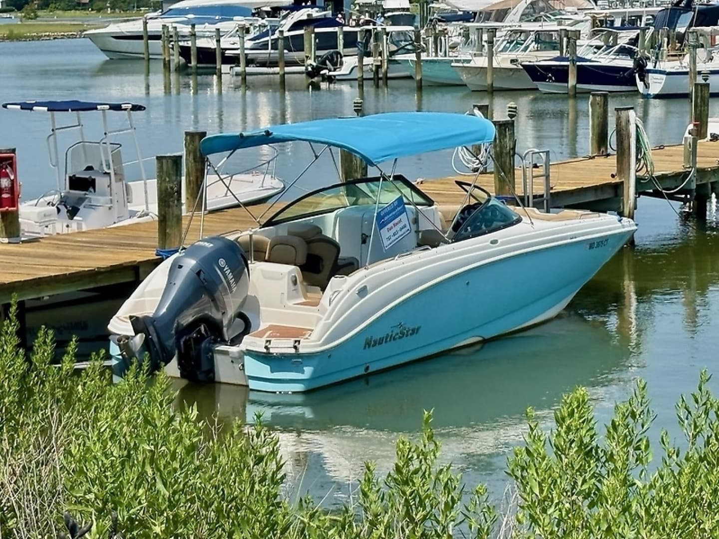 2019 NauticStar 243 DC