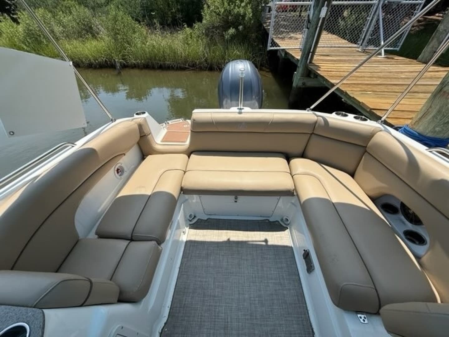 2019 NauticStar 243 DC