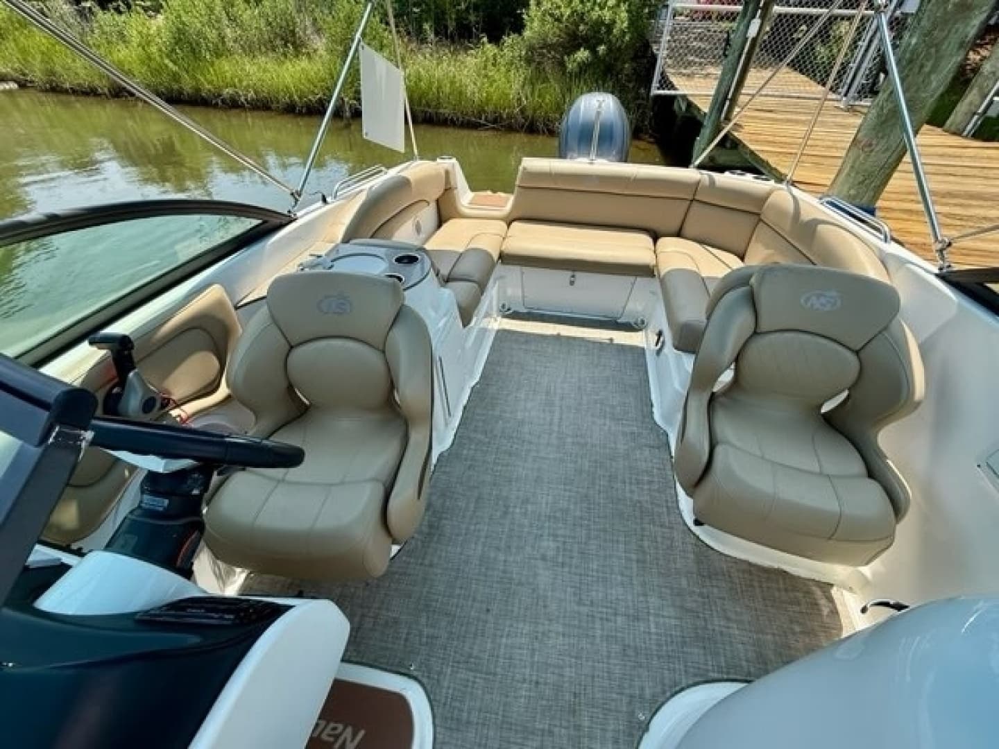 2019 NauticStar 243 DC