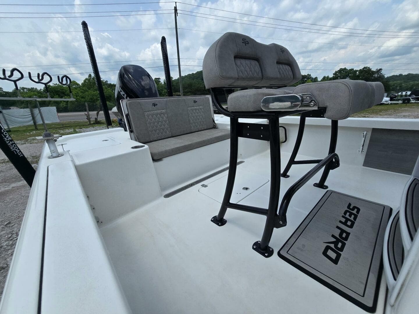 2023 Sea Pro 248 Bay