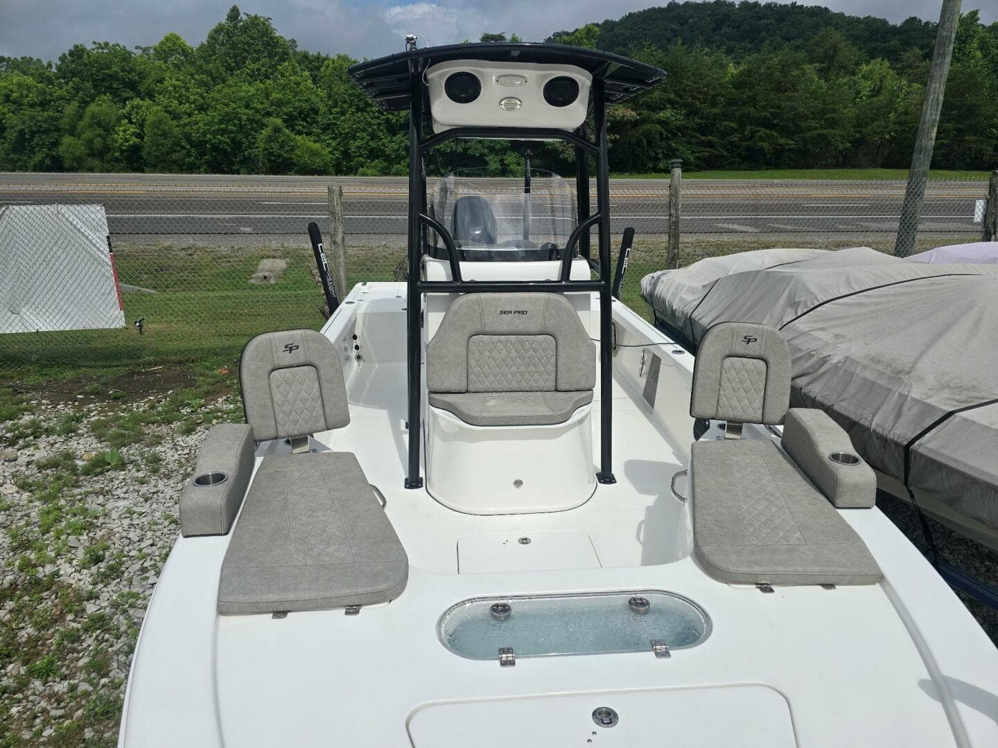 2023 Sea Pro 248 Bay