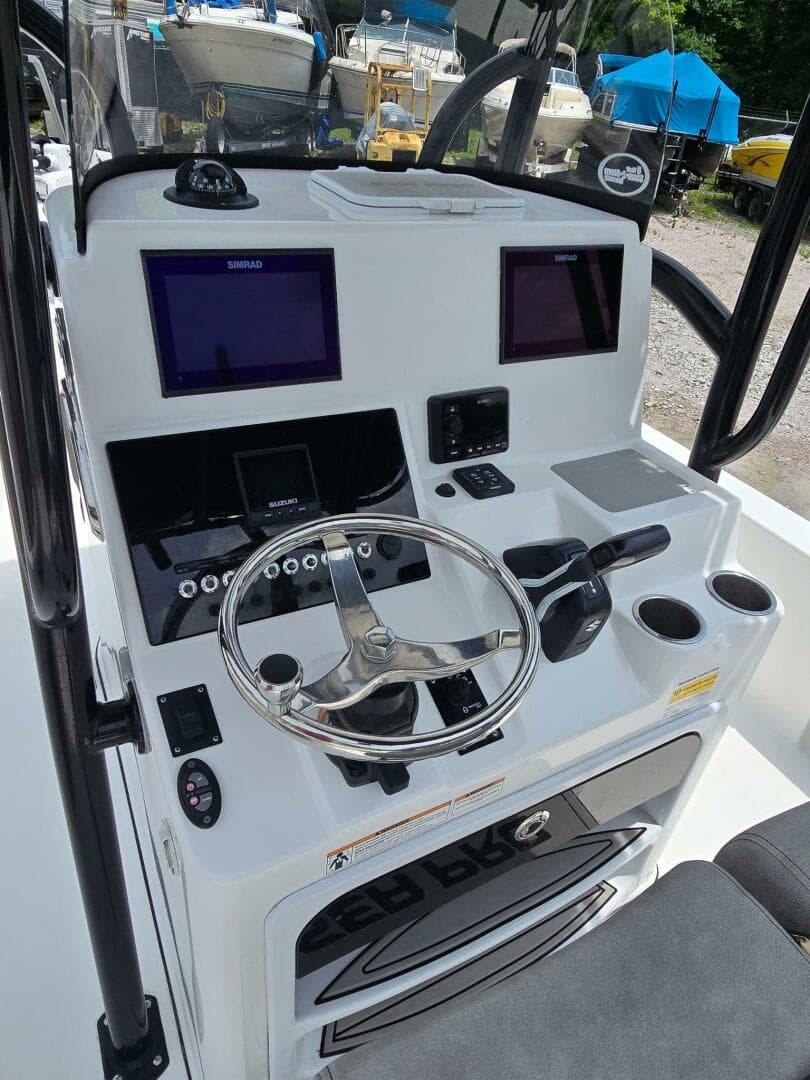 2023 Sea Pro 248 Bay