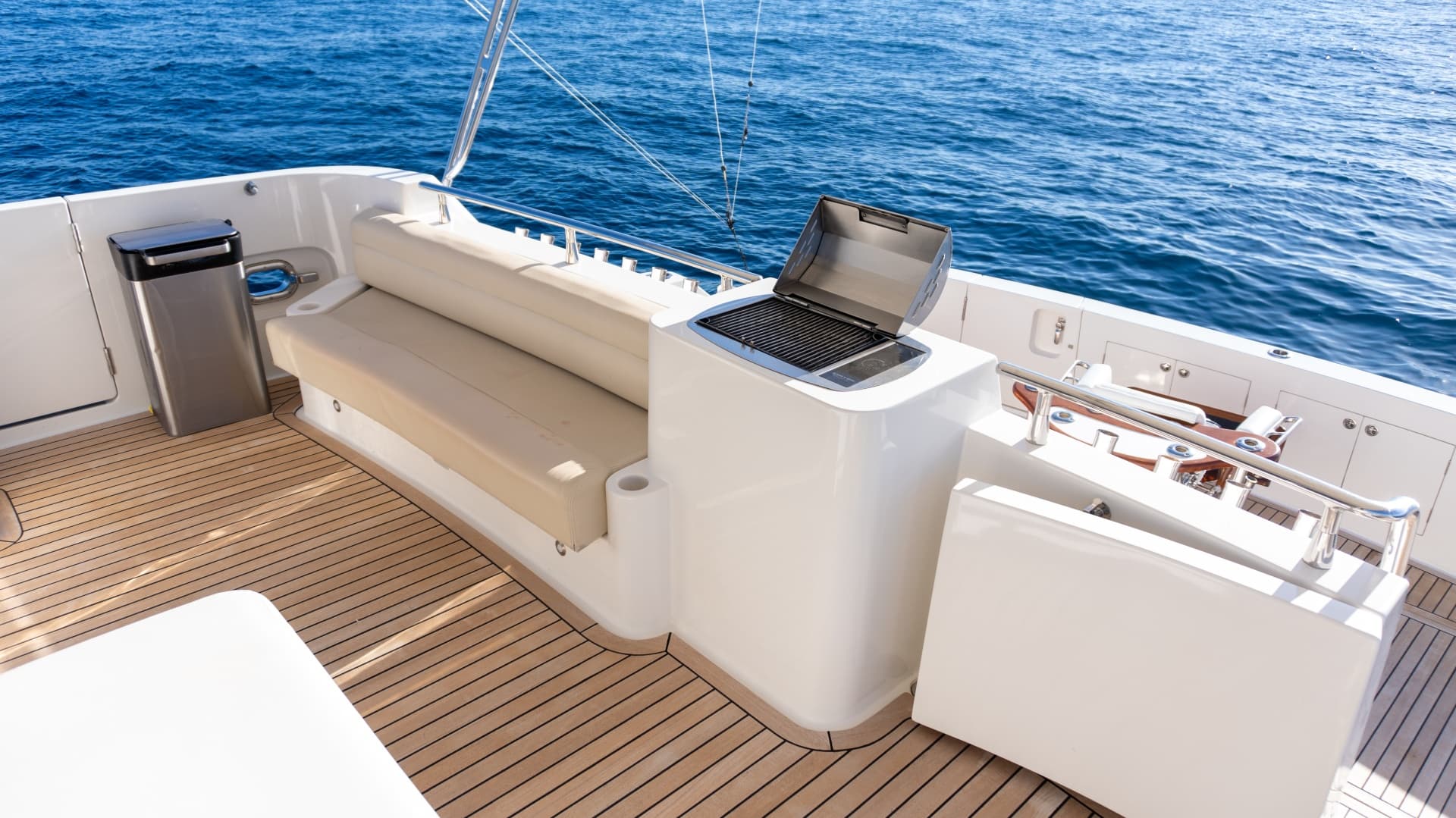 2012 McKinna 69 Skylounge