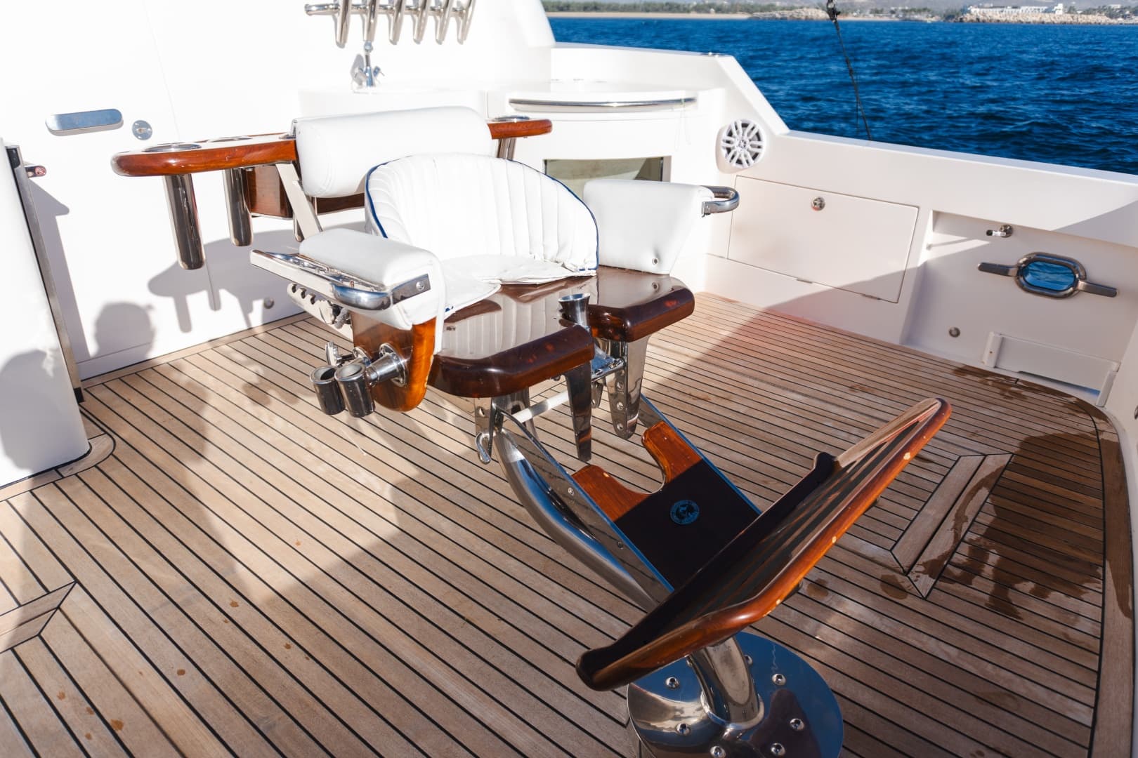 2012 McKinna 69 Skylounge