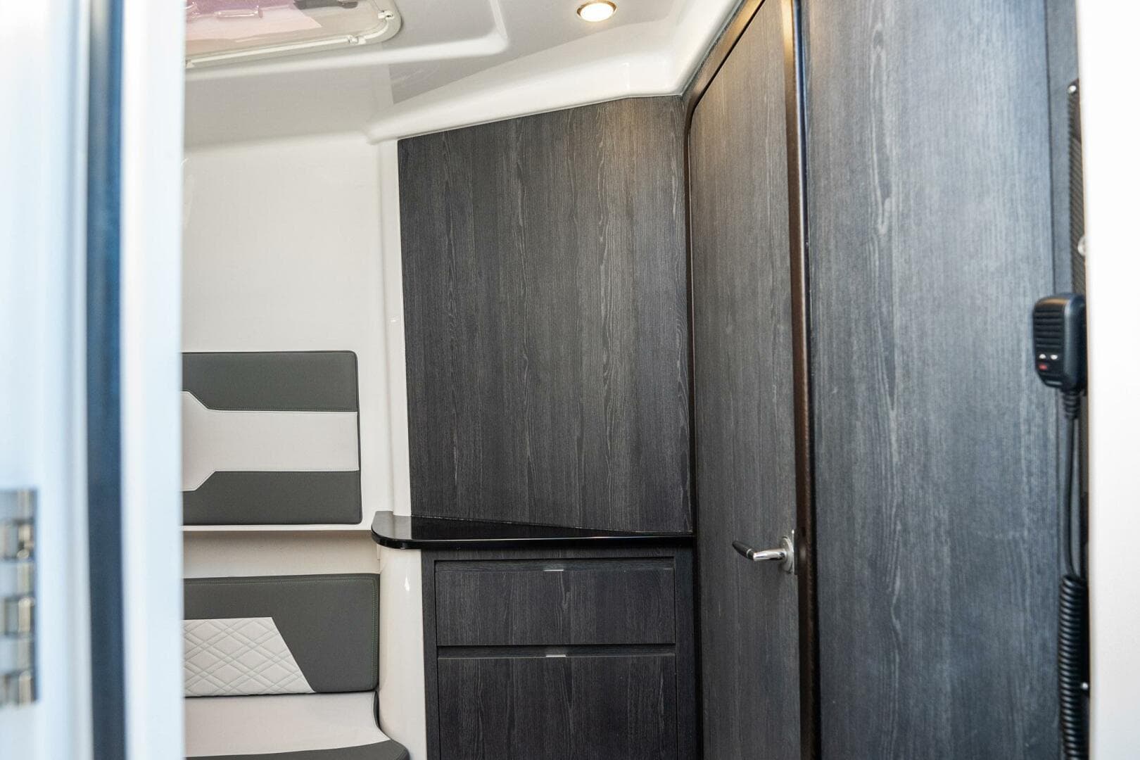 2024 Cigarette 42 Auroris