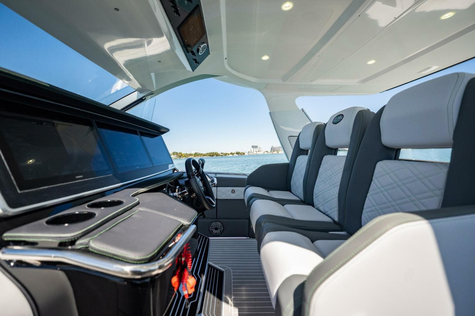 2024 Cigarette 42 Auroris