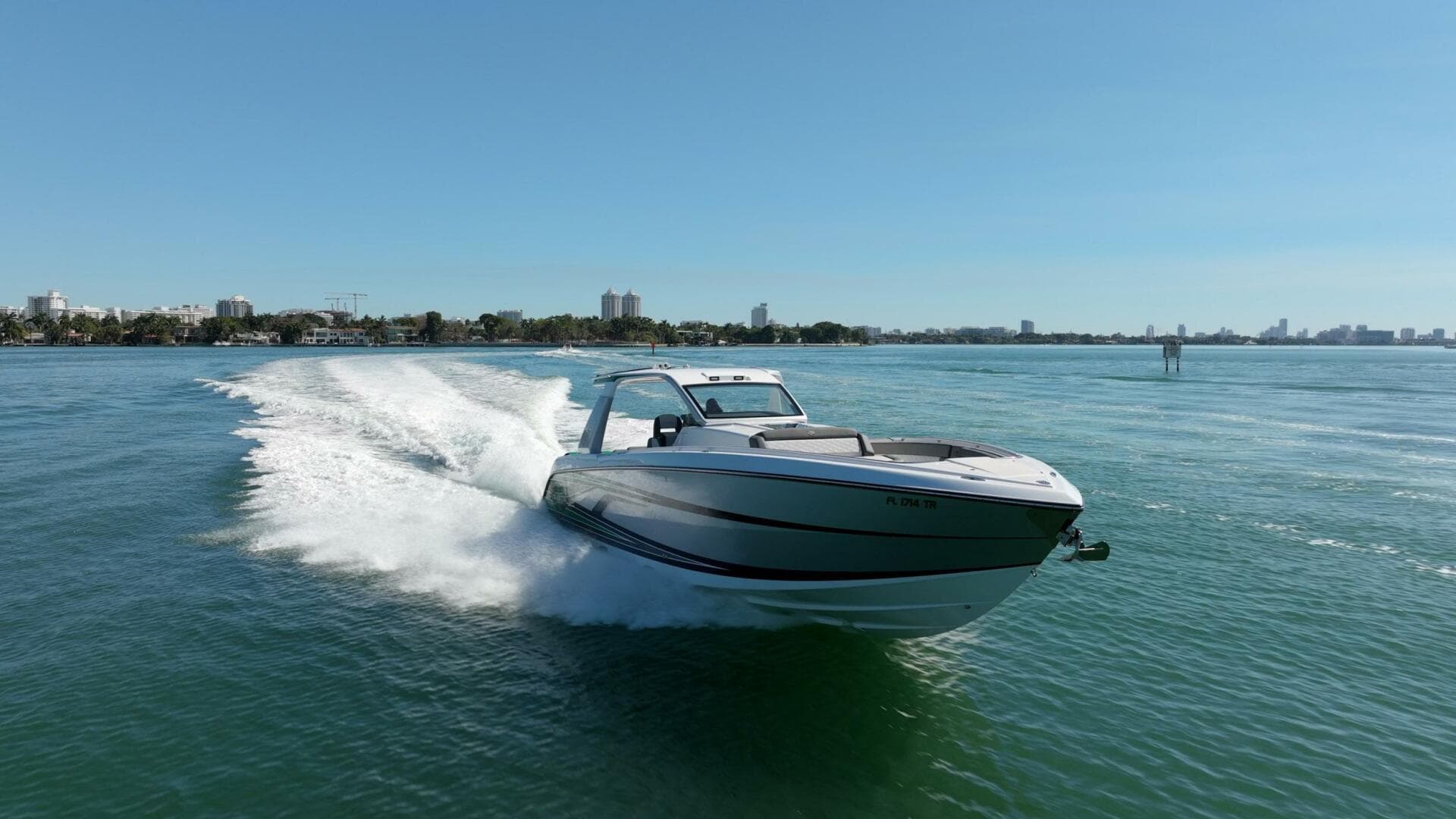 2024 Cigarette 42 Auroris