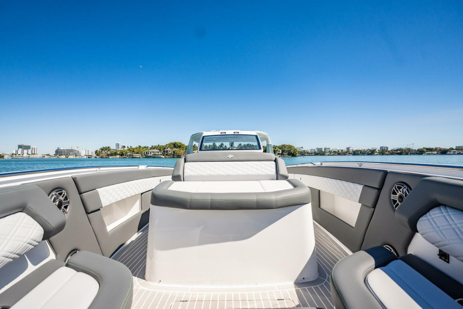 2024 Cigarette 42 Auroris