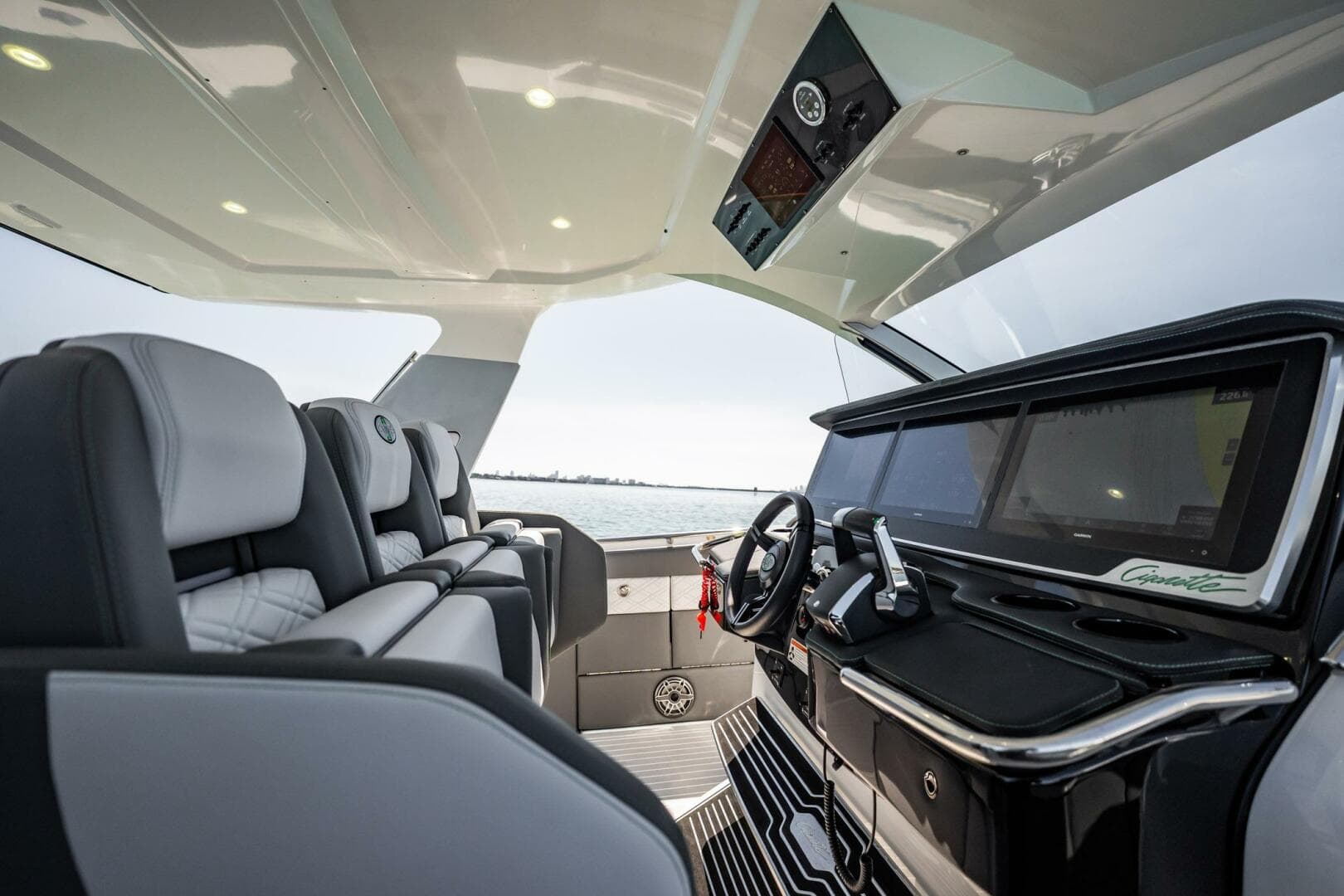 2024 Cigarette 42 Auroris