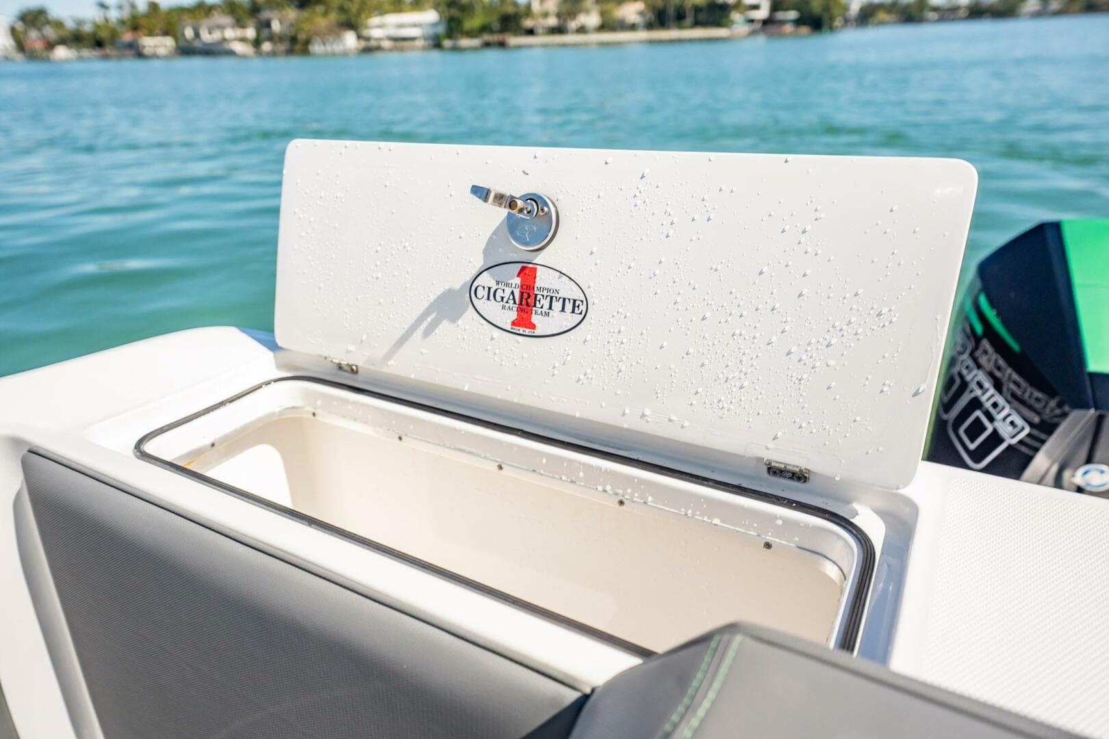 2024 Cigarette 42 Auroris