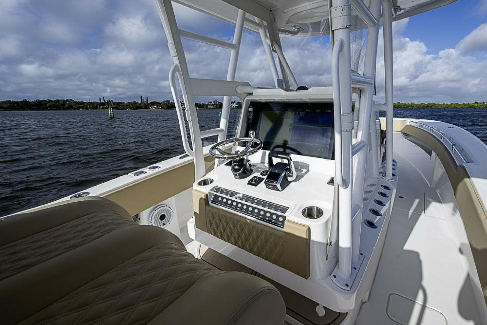 2023 Invincible 33 Open Fisherman