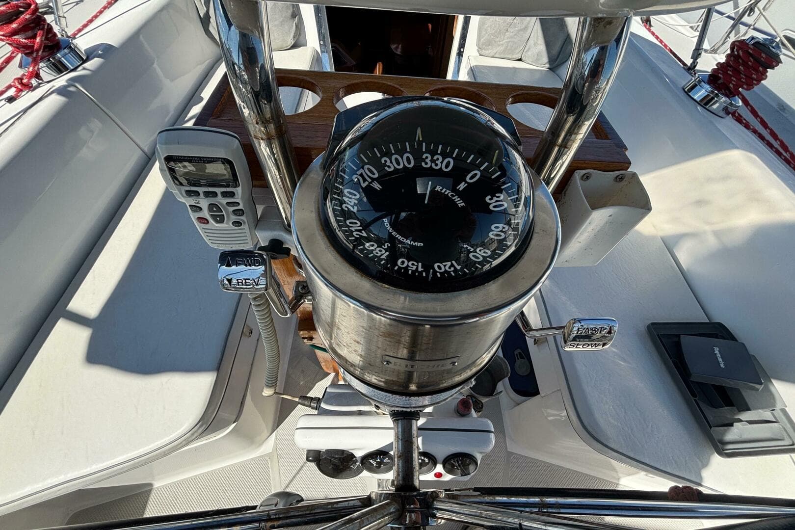 2006 Catalina 320
