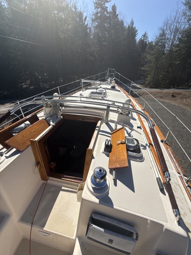 1995 Island Packet 37
