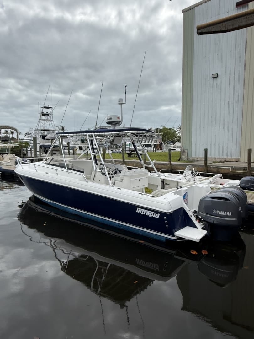 2003 Intrepid 310
