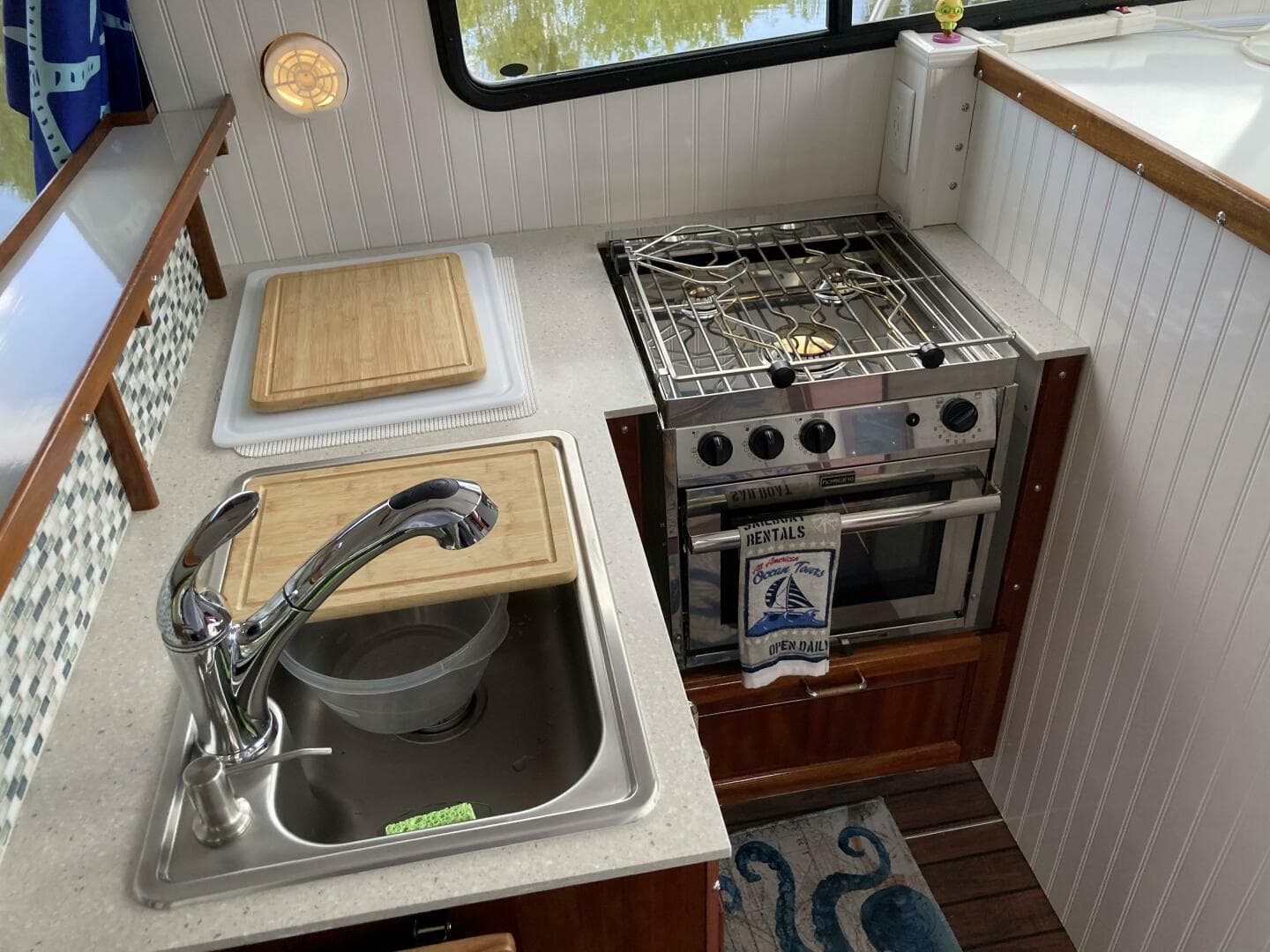 1978 Prairie Boat Works Coastal Cruiser