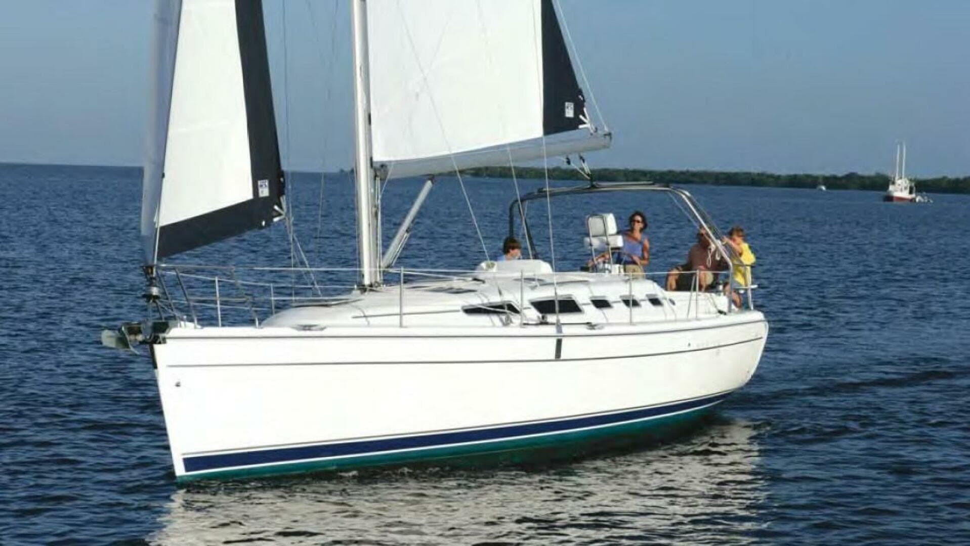 2008 Hunter 38 - Sailing