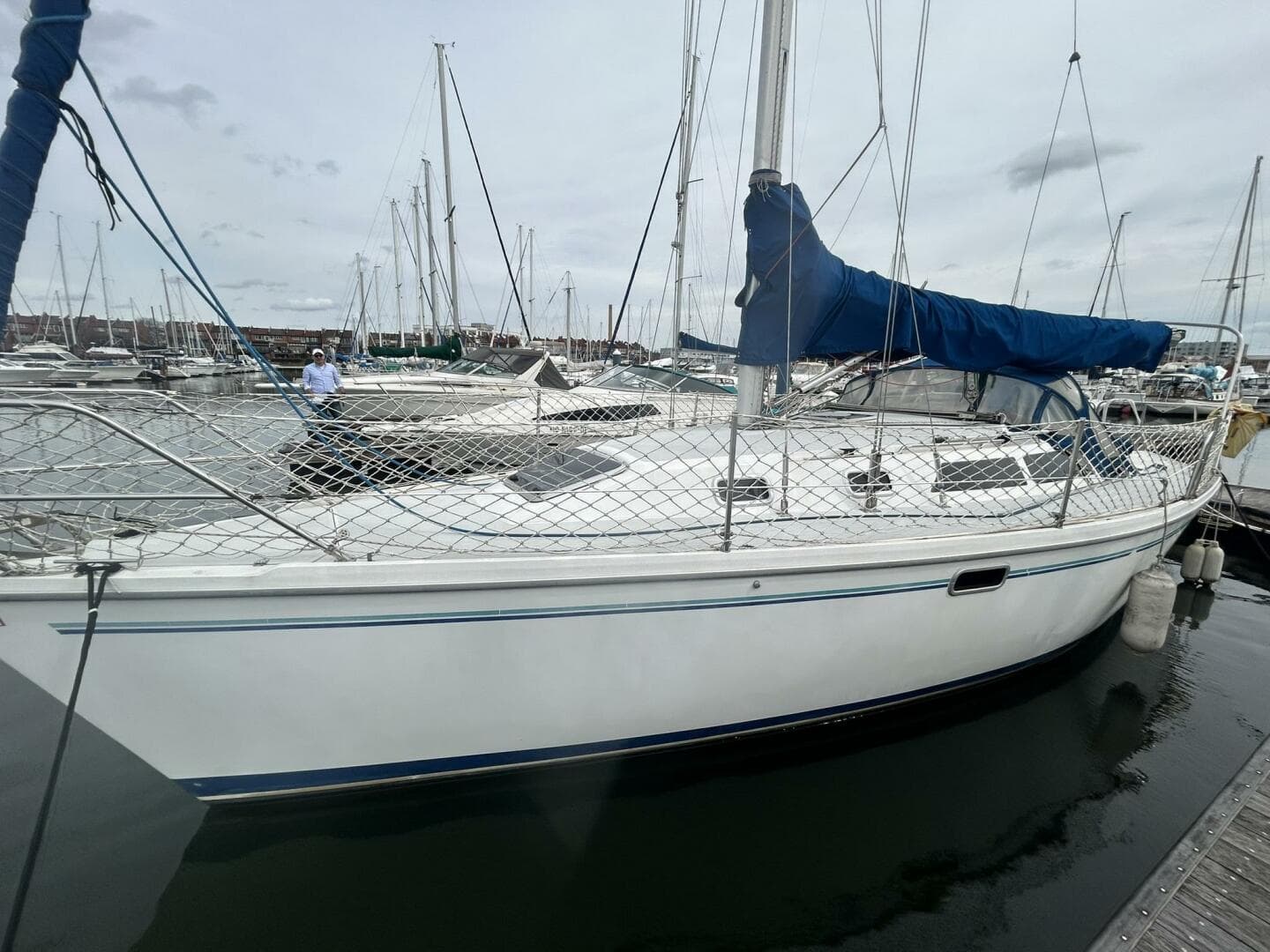 1995 Catalina 320 Study Hull