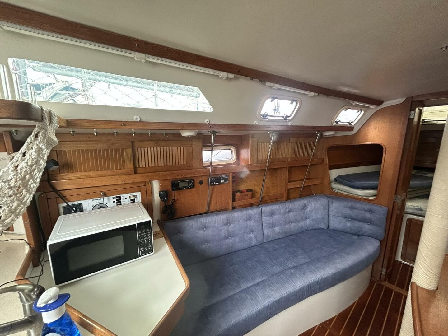 1995 Catalina 320 Study Hull