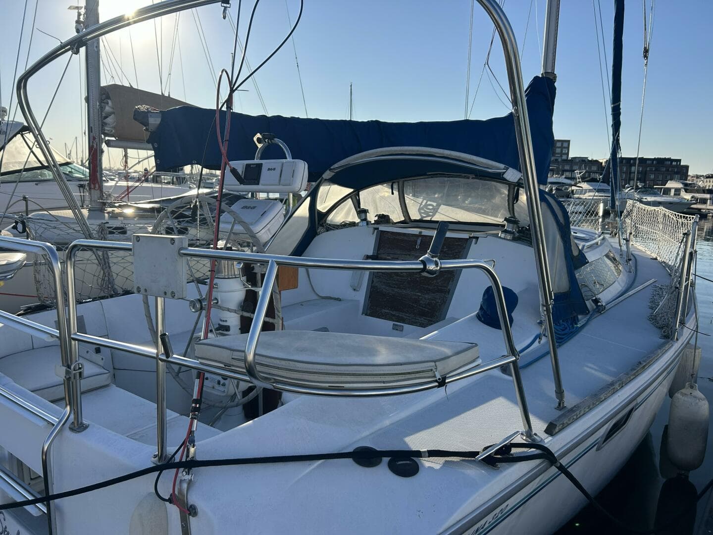 1995 Catalina 320 Study Hull