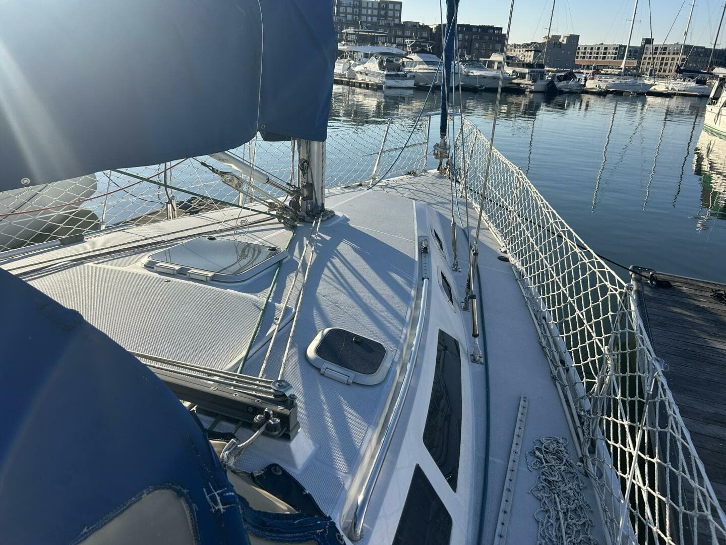 1995 Catalina 320 Study Hull
