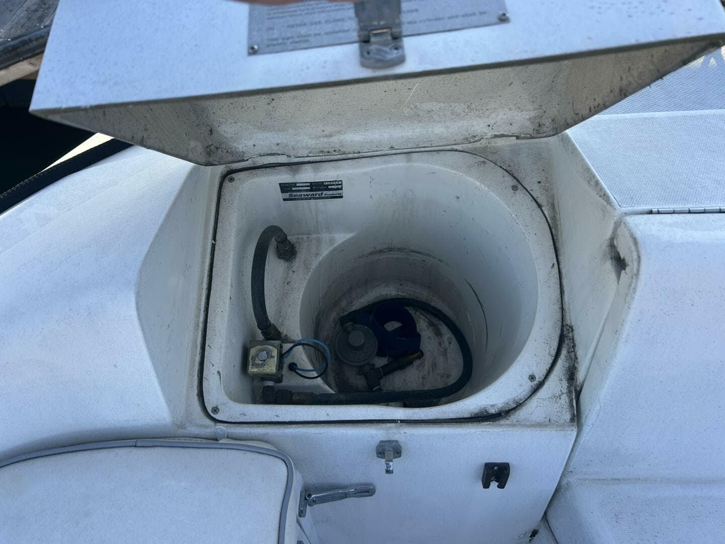 1995 Catalina 320 Study Hull