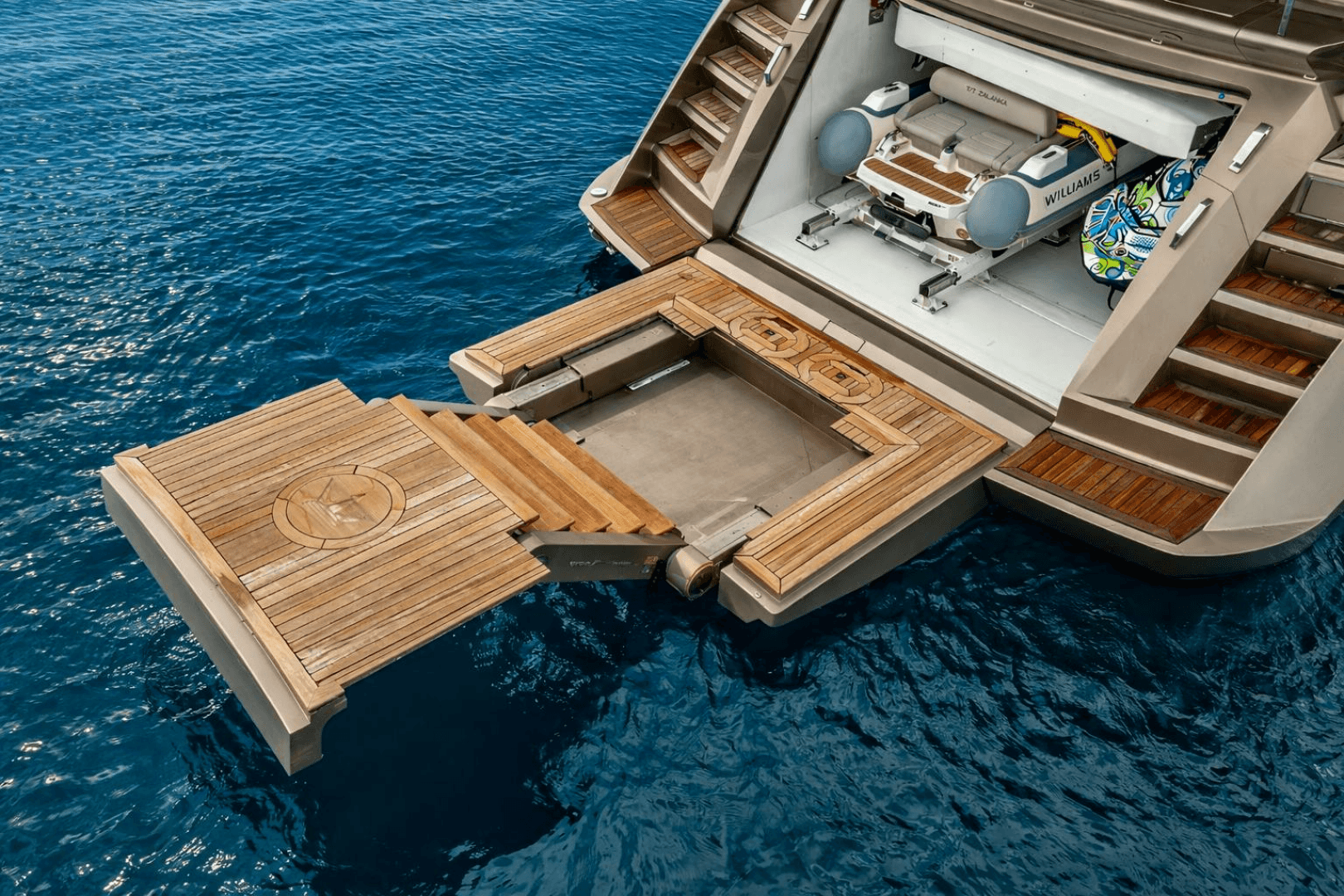 2018 Dominator Yachts Dominator Ilumen