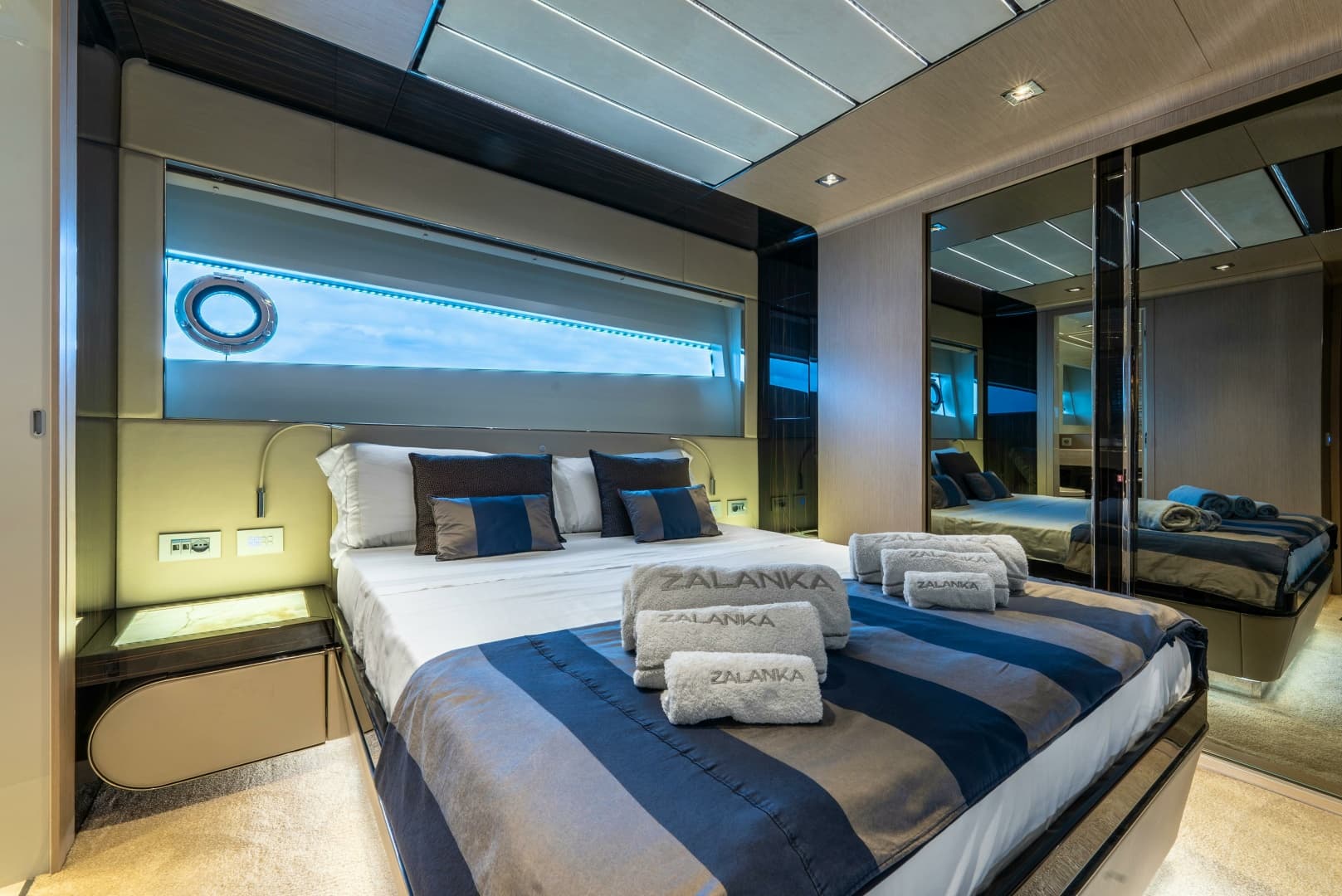 2018 Dominator Yachts Dominator Ilumen