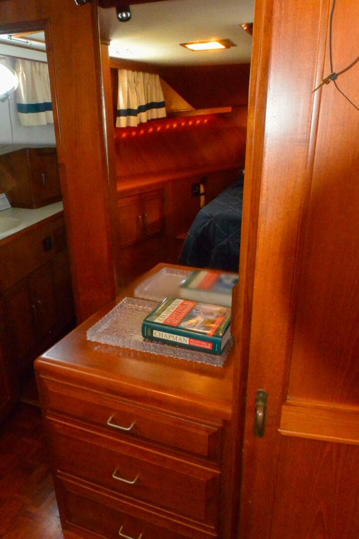 Master stateroom vanity & mirror 