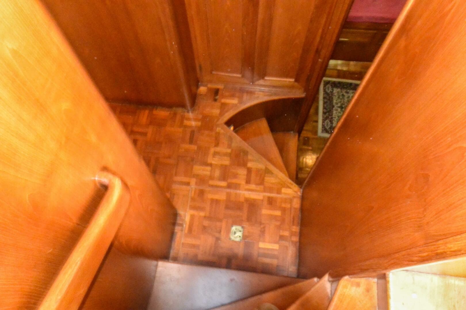 Hall forward to guest staterooms 