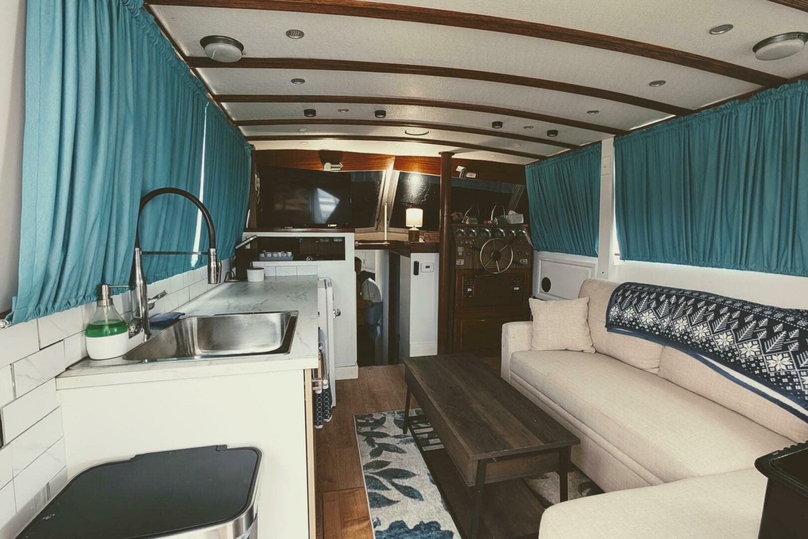 1969 Chris-Craft 35 Commander