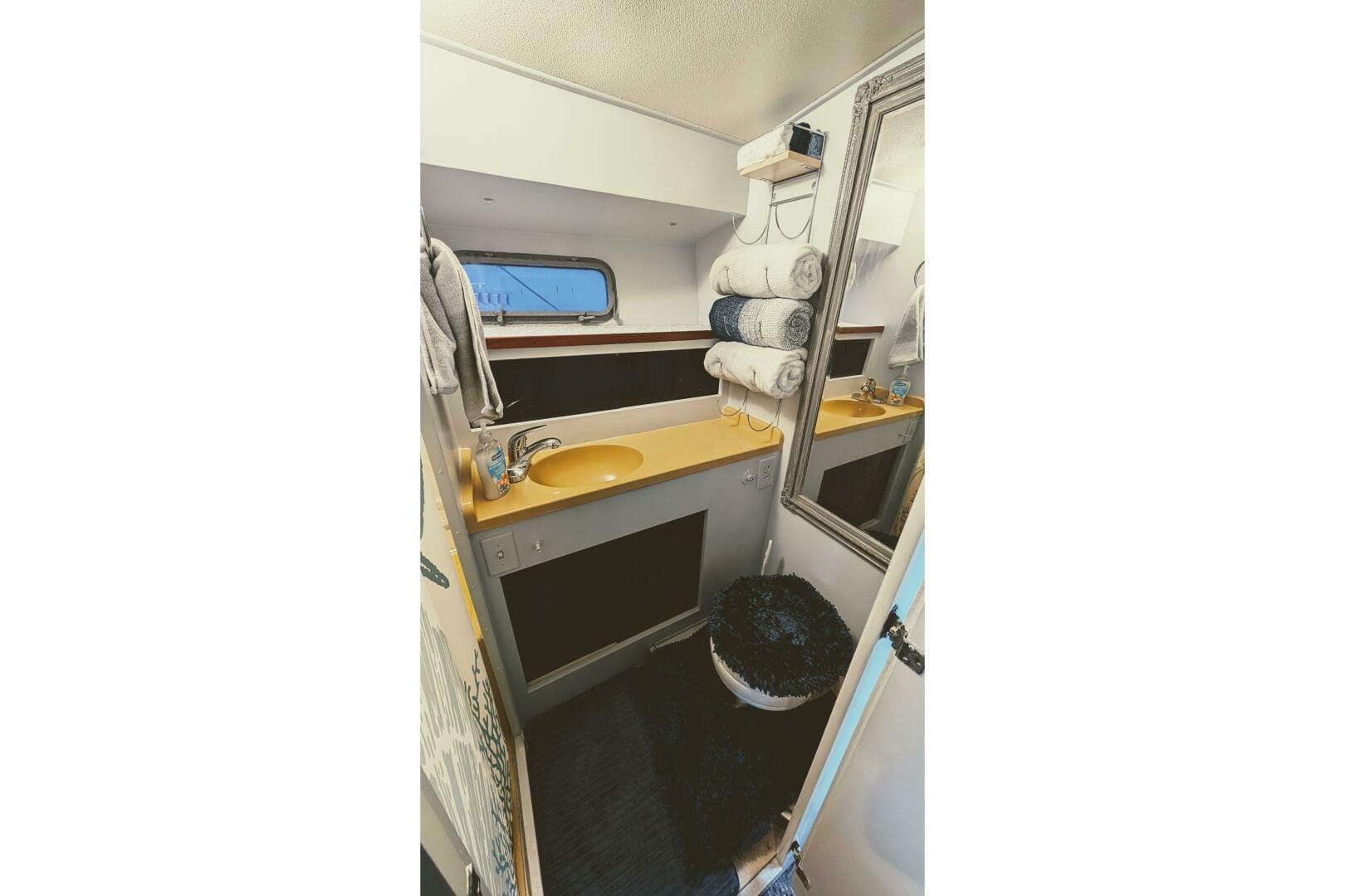 1969 Chris-Craft 35 Commander