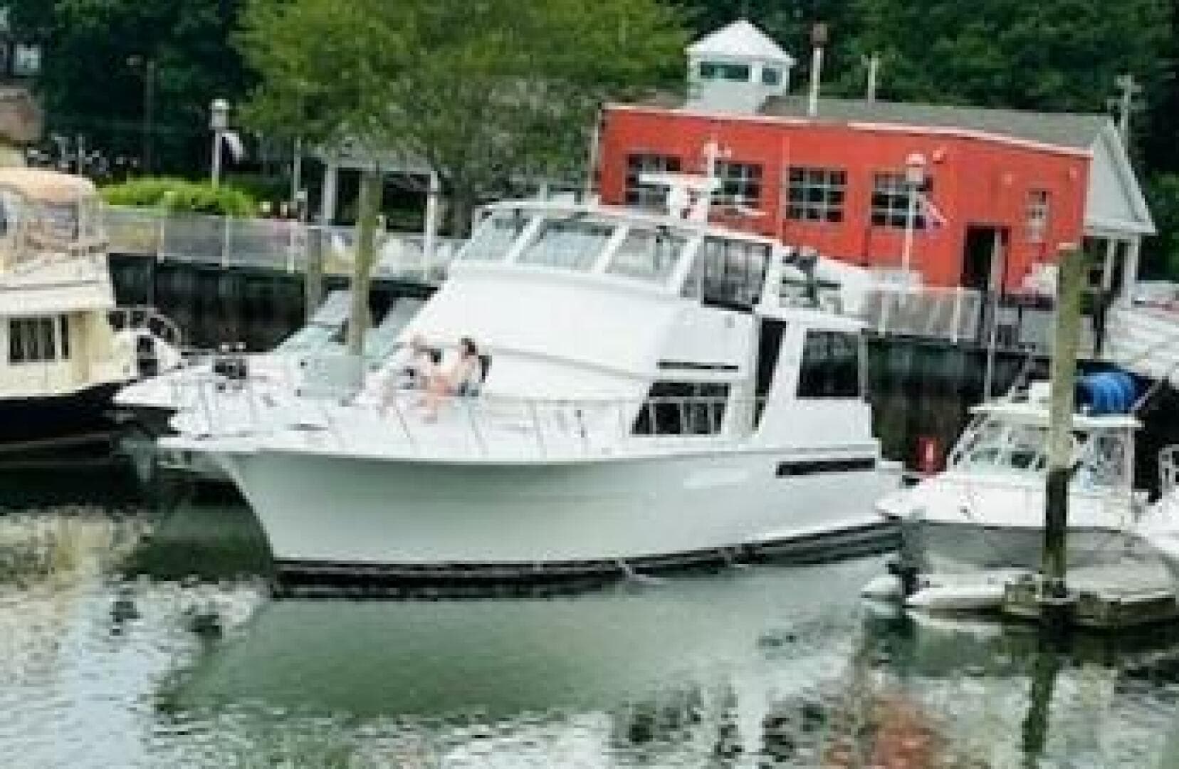 1998 Viking Motor Yacht