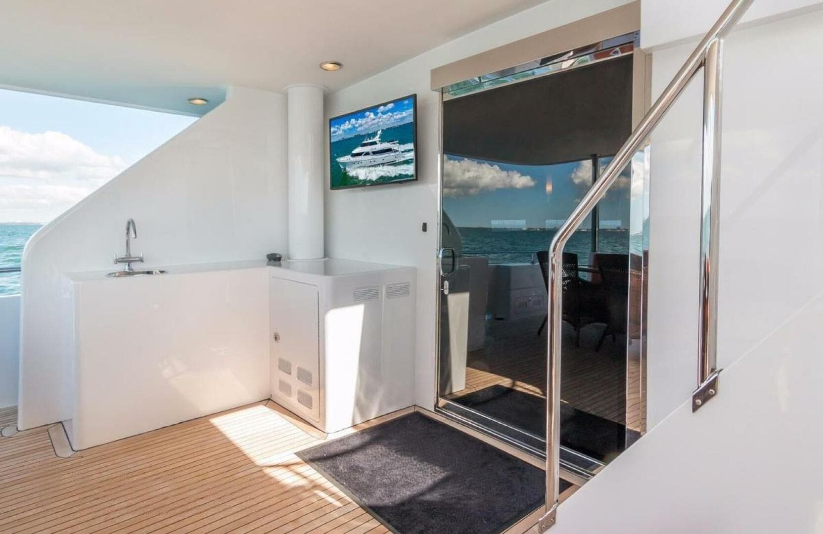 2008 Ocean Alexander 100 Skylounge Megayacht